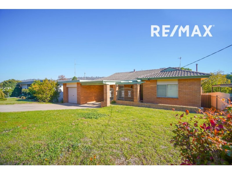 15 Banks Avenue, Kooringal NSW 2650