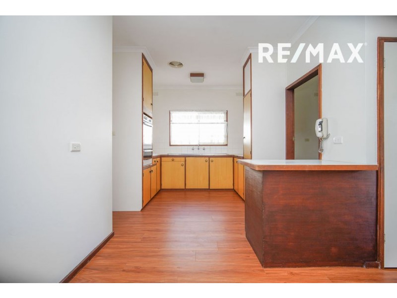 15 Banks Avenue, Kooringal NSW 2650