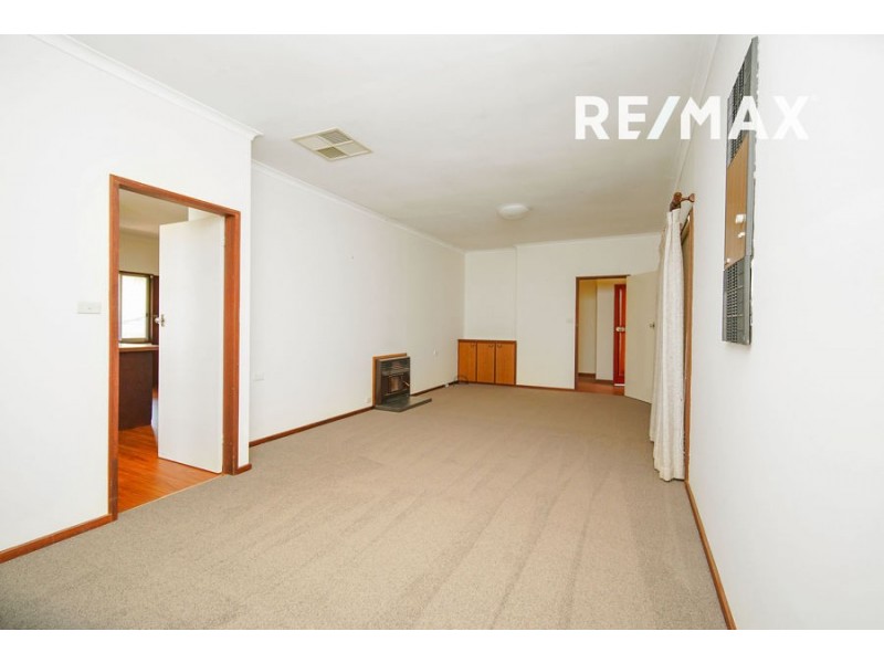 15 Banks Avenue, Kooringal NSW 2650