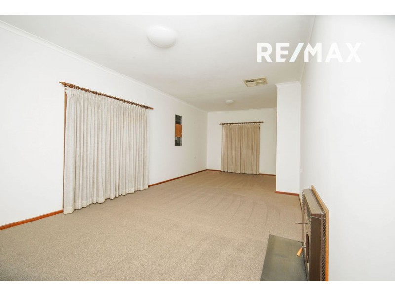 15 Banks Avenue, Kooringal NSW 2650