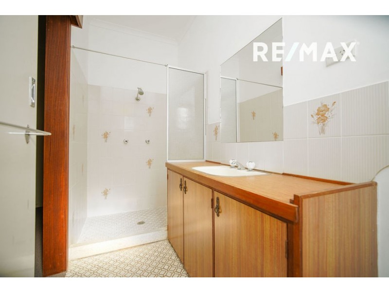 15 Banks Avenue, Kooringal NSW 2650