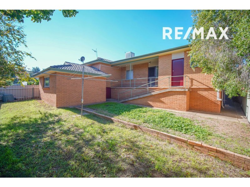 15 Banks Avenue, Kooringal NSW 2650