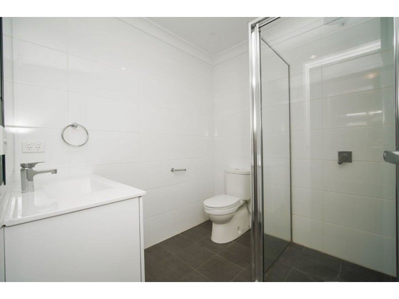 22 Ross Parkway, Gobbagombalin NSW 2650