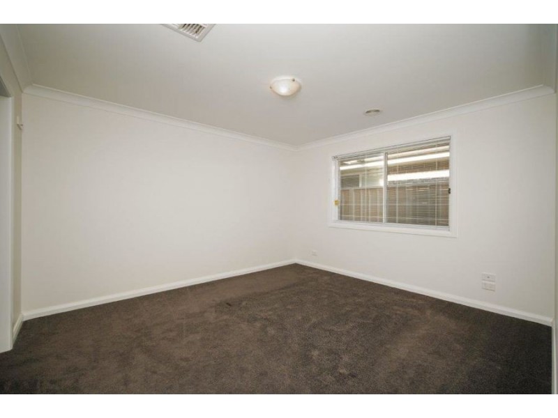 22 Ross Parkway, Gobbagombalin NSW 2650