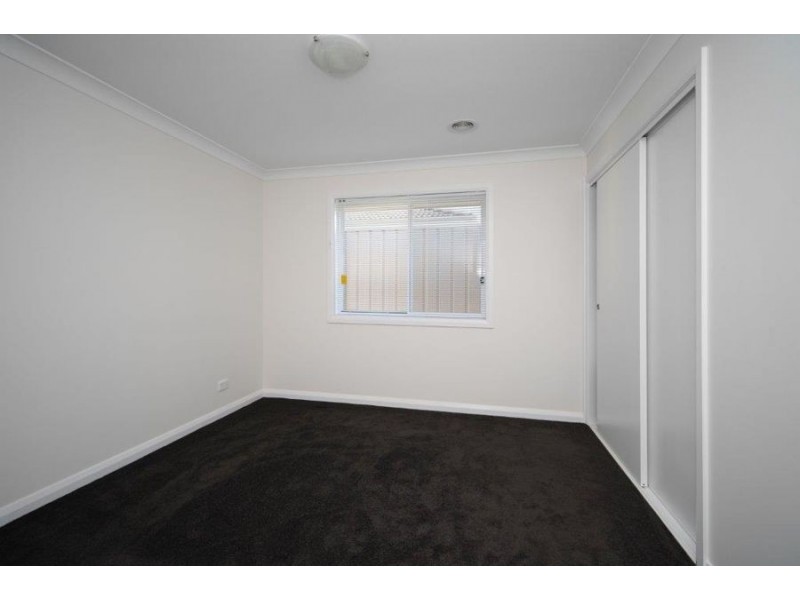 22 Ross Parkway, Gobbagombalin NSW 2650