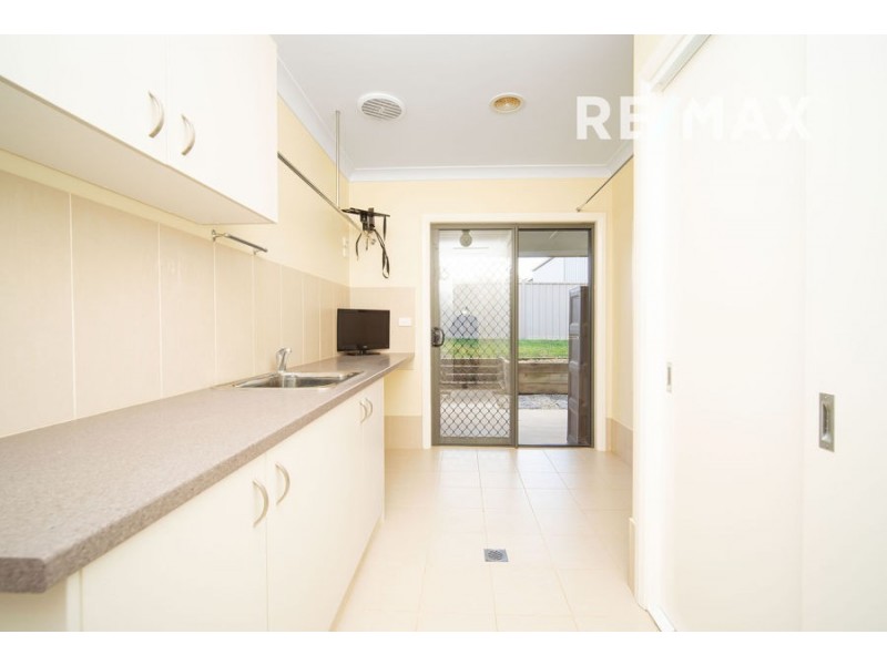 22 Bogong Crescent, Tatton NSW 2650