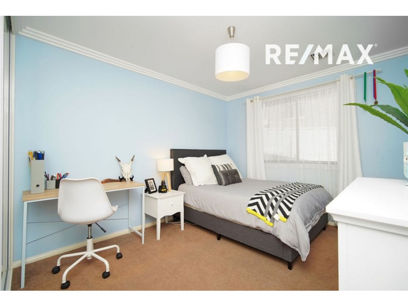 6 Yanko Crescent, Bourkelands NSW 2650