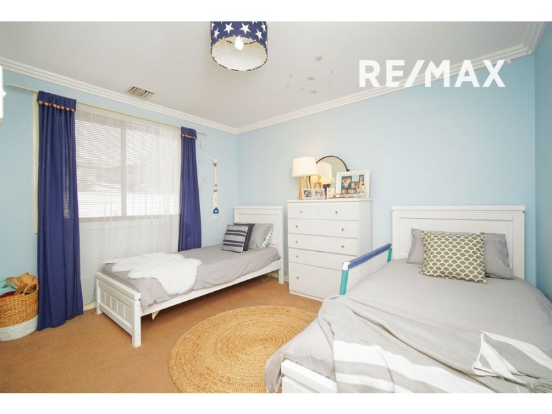 6 Yanko Crescent, Bourkelands NSW 2650