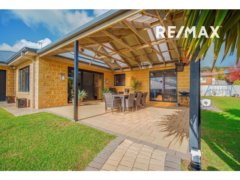 6 Yanko Crescent, Bourkelands NSW 2650