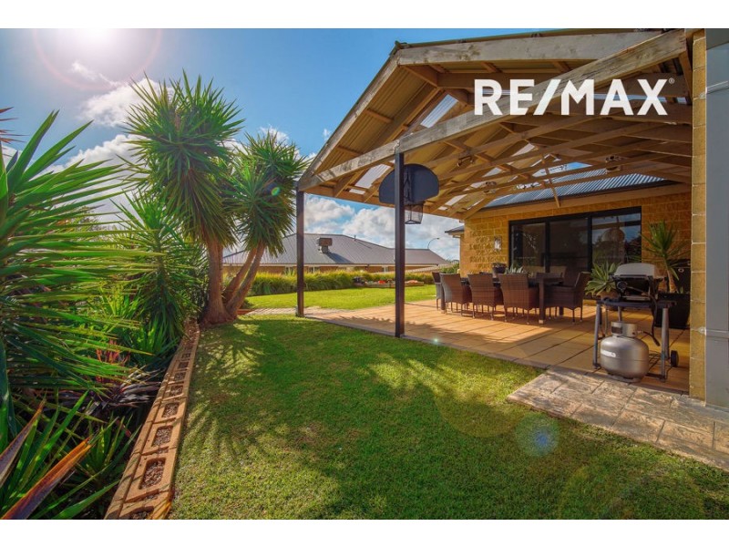 6 Yanko Crescent, Bourkelands NSW 2650