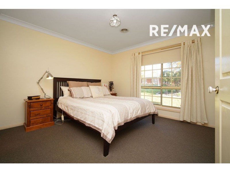 15 Kimberley Drive, Tatton NSW 2650