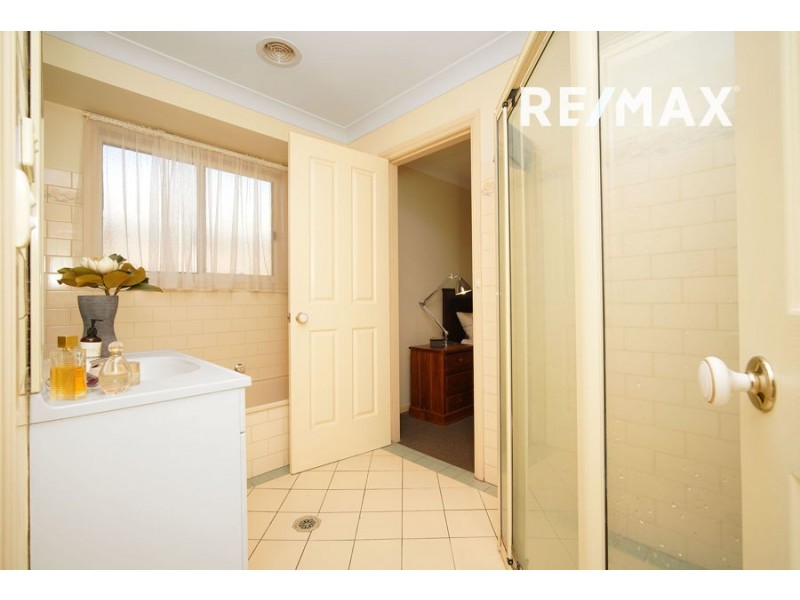 15 Kimberley Drive, Tatton NSW 2650