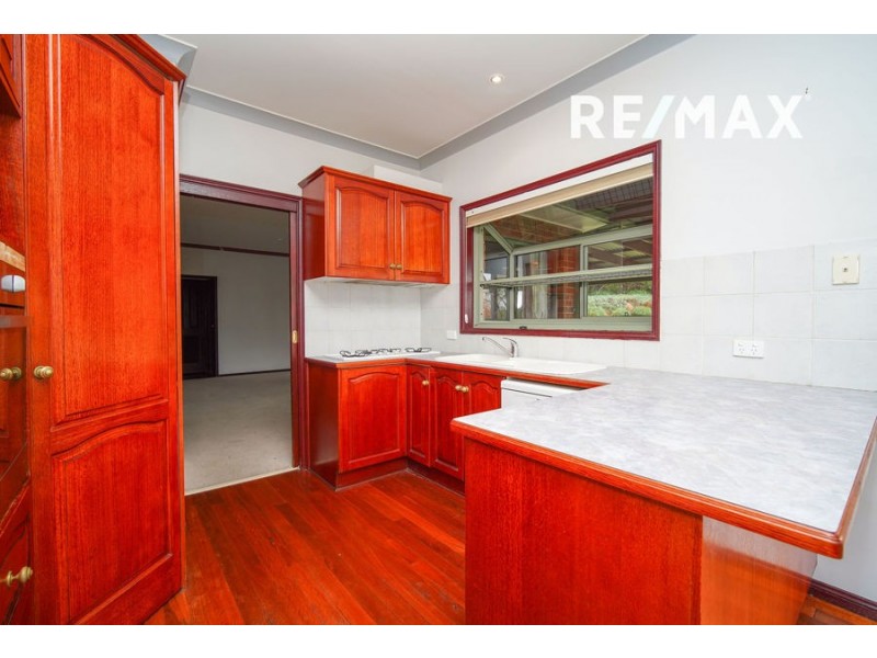 4 Loru Close, Kooringal NSW 2650