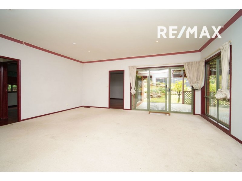 4 Loru Close, Kooringal NSW 2650
