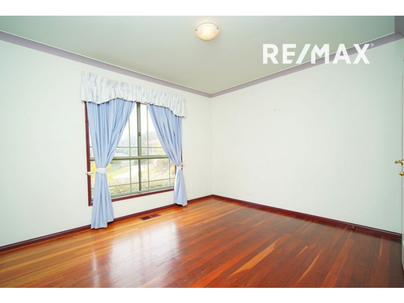 4 Loru Close, Kooringal NSW 2650