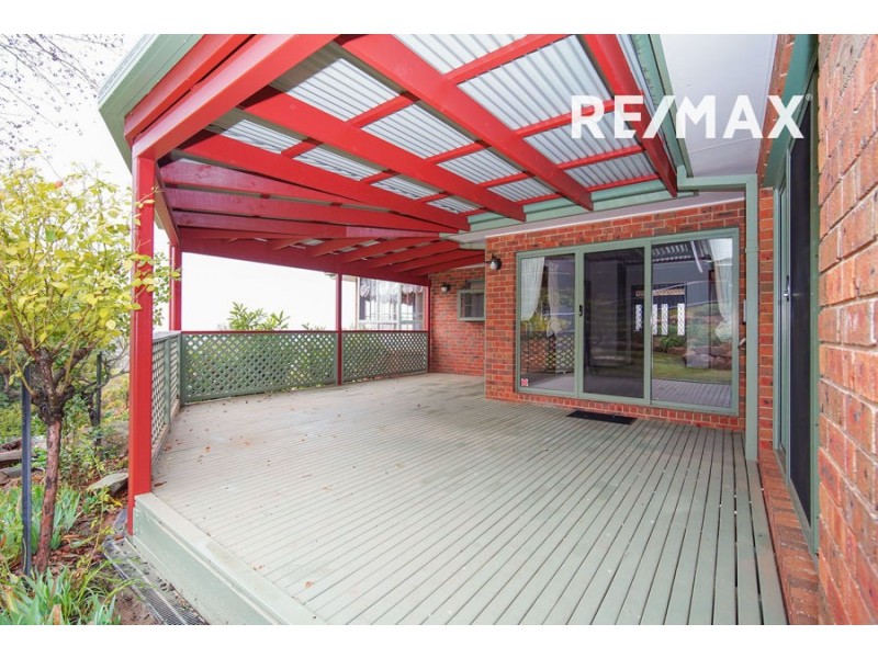 4 Loru Close, Kooringal NSW 2650