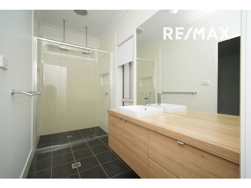 10 Devon Crescent, Gobbagombalin NSW 2650