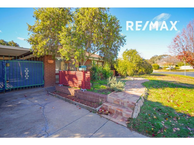 52 Pinaroo Drive, Glenfield Park NSW 2650