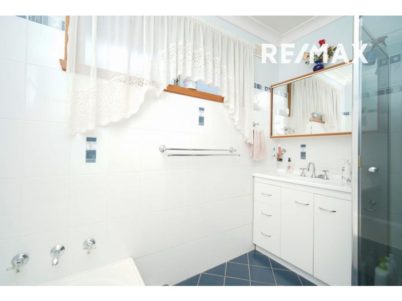 4 Awaba Avenue, Tolland NSW 2650