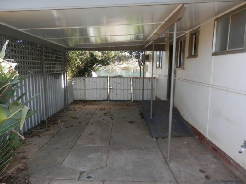 23 Manoora Avenue, Mount Austin NSW 2650