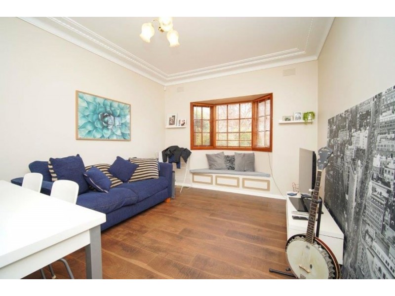 8 Waranga Avenue, Mount Austin NSW 2650