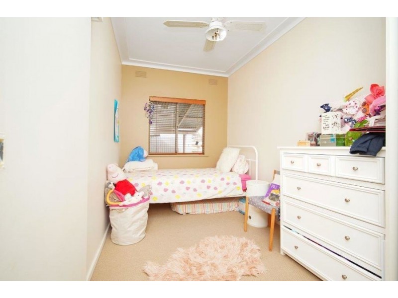 8 Waranga Avenue, Mount Austin NSW 2650