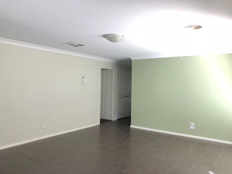 13 Ulandra Place, Estella NSW 2650