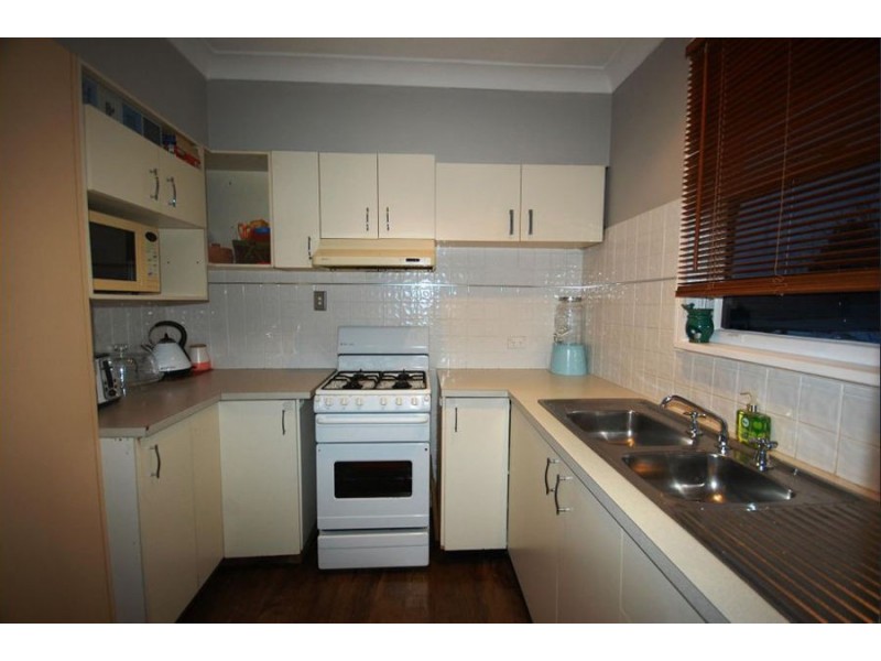 2 Hunter Street, Mount Austin NSW 2650