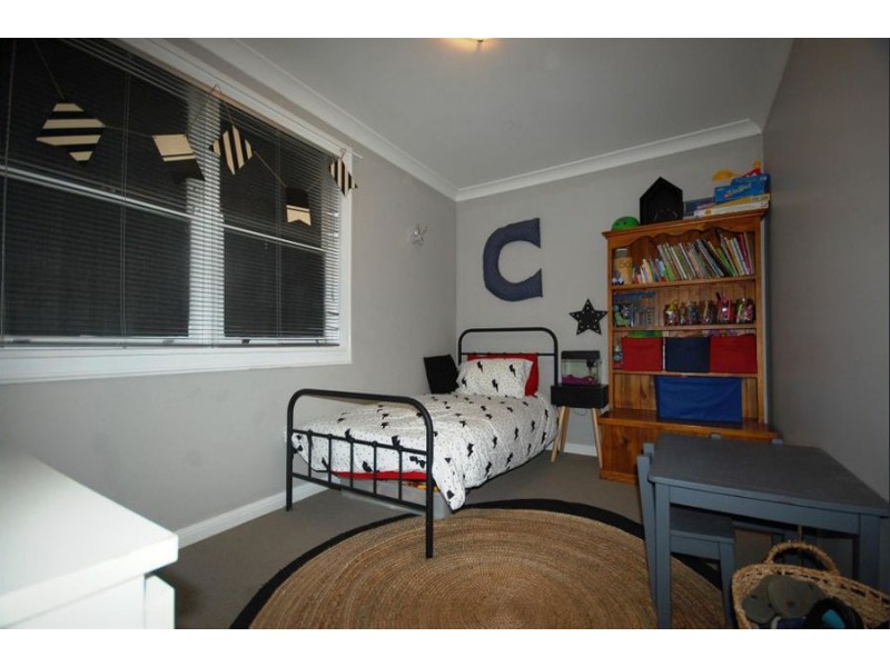 2 Hunter Street, Mount Austin NSW 2650