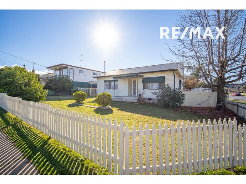 5 The Boulevard, Kooringal NSW 2650