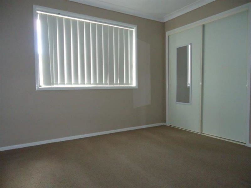 91 Yentoo Drive, Glenfield Park NSW 2650