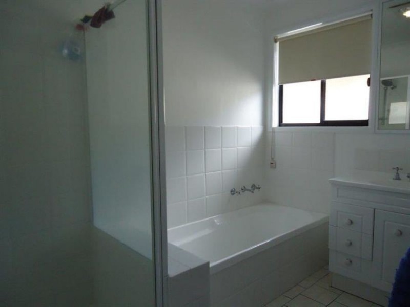 91 Yentoo Drive, Glenfield Park NSW 2650