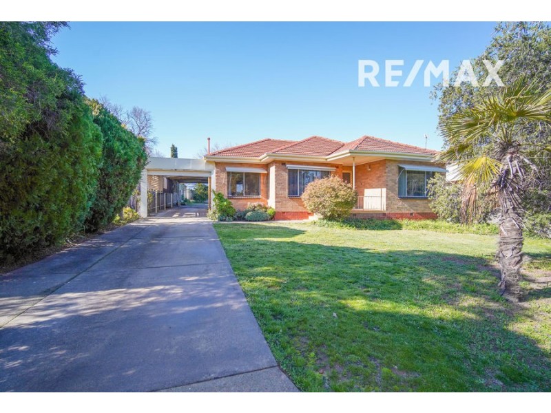 2 Waratah Street, Kooringal NSW 2650