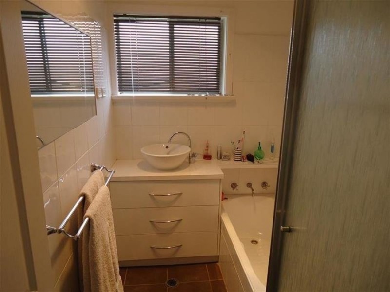 32 Anne Street, Tolland NSW 2650