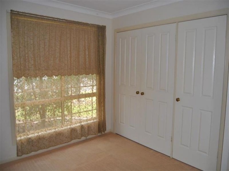 6 Titanga Place, Bourkelands NSW 2650