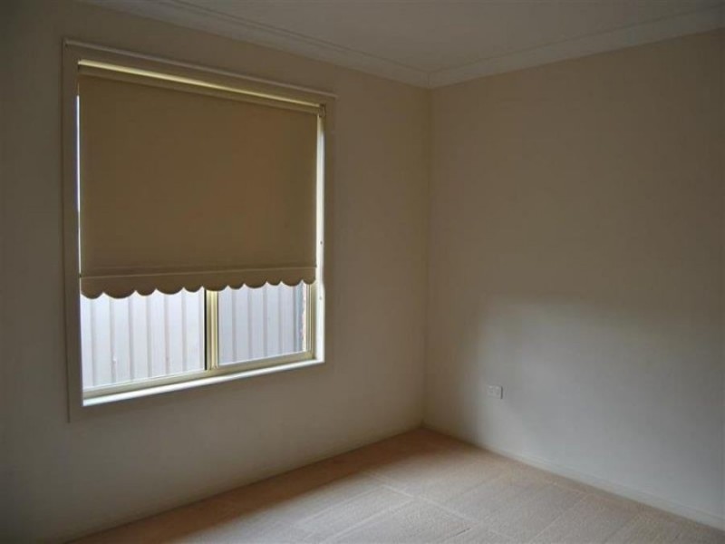 6 Titanga Place, Bourkelands NSW 2650