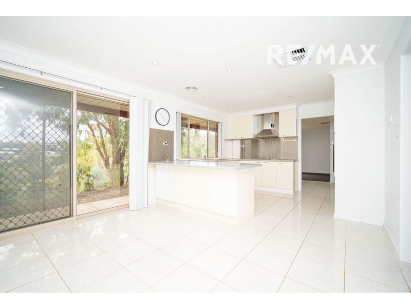 6 Tolland Close, Tolland NSW 2650