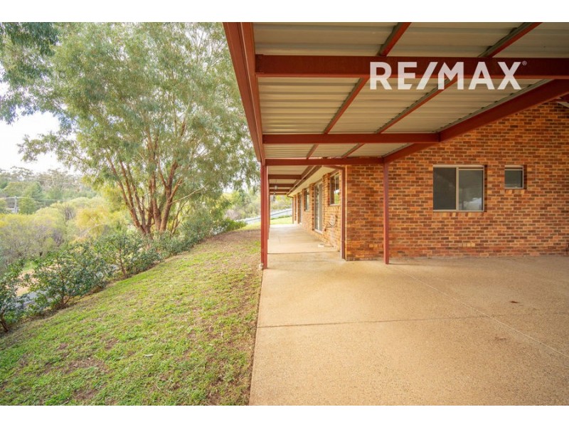 6 Tolland Close, Tolland NSW 2650