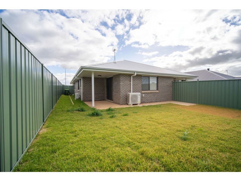 51 Paperbark Drive, Forest Hill NSW 2651