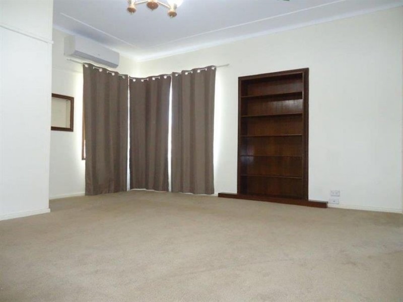 15 Bolger Avenue, Mount Austin NSW 2650