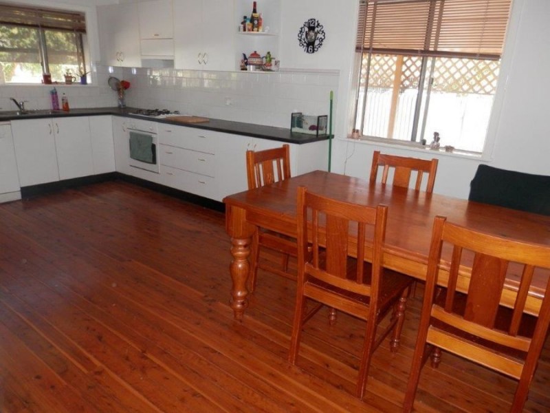 3 Berala Street, Kooringal NSW 2650