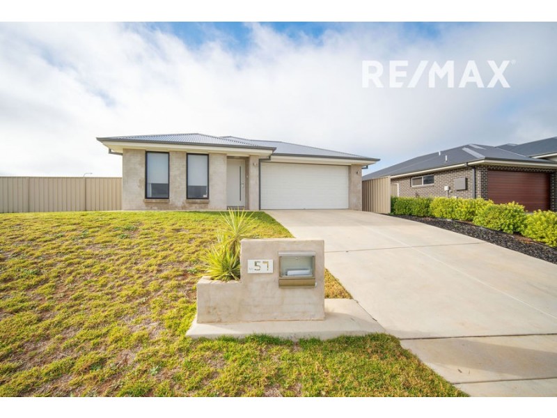 57 Barmedman Avenue, Gobbagombalin NSW 2650