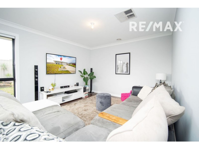 57 Barmedman Avenue, Gobbagombalin NSW 2650