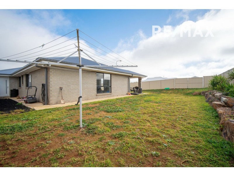 57 Barmedman Avenue, Gobbagombalin NSW 2650