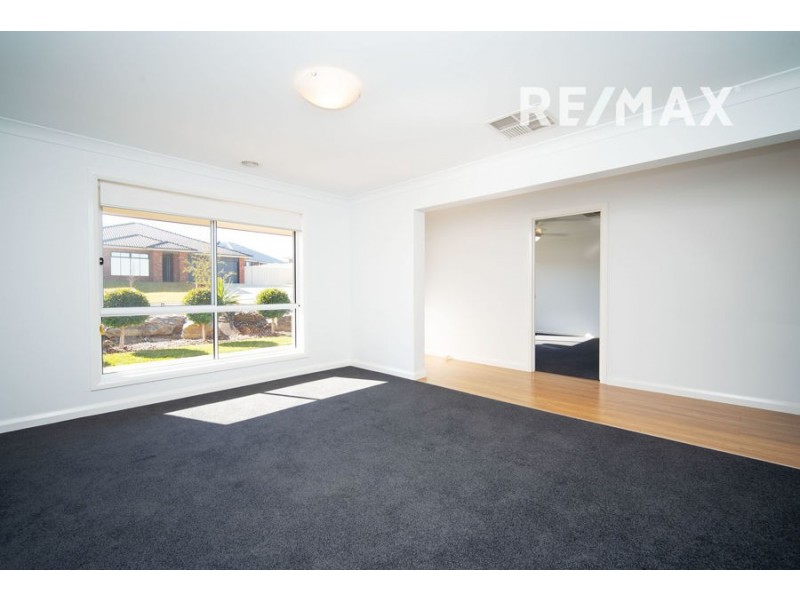 96 Barmedman Avenue, Gobbagombalin NSW 2650
