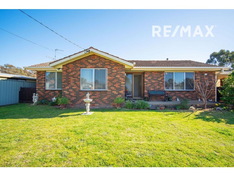 2 Huron Crescent, Lake Albert NSW 2650