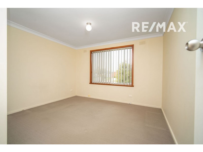 2 Huron Crescent, Lake Albert NSW 2650