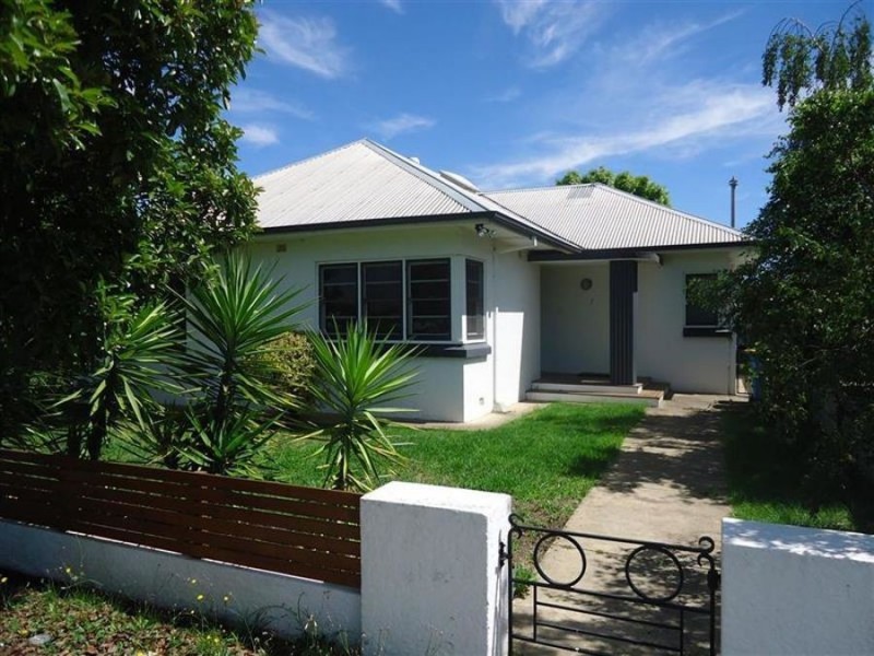 7 North Parade, Wagga Wagga NSW 2650