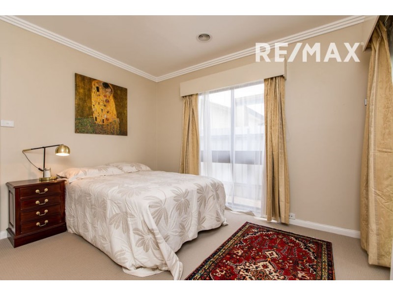 451 Lake Albert Road, Lake Albert NSW 2650