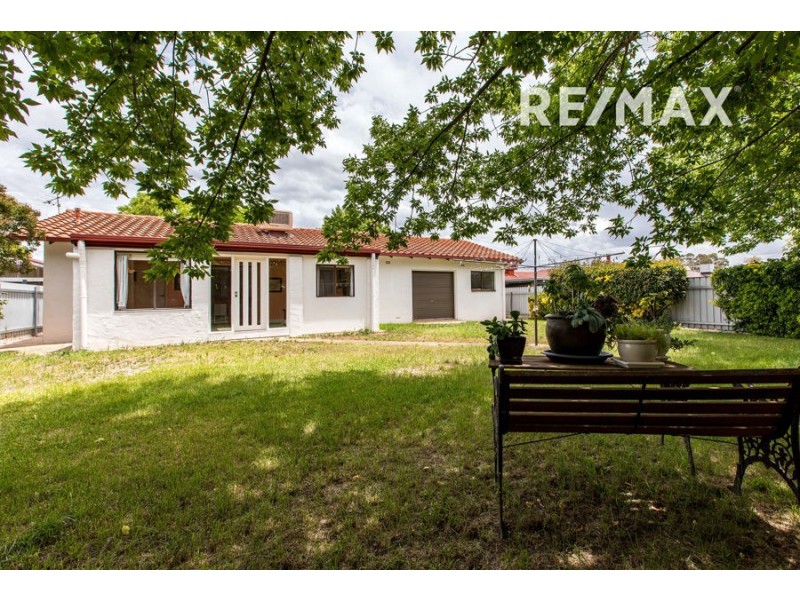 451 Lake Albert Road, Lake Albert NSW 2650